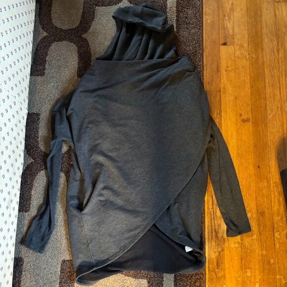 Athleta Purana Wrap Size small Grey heather. Hooded with pockets very soft cozy - Picture 7 of 9